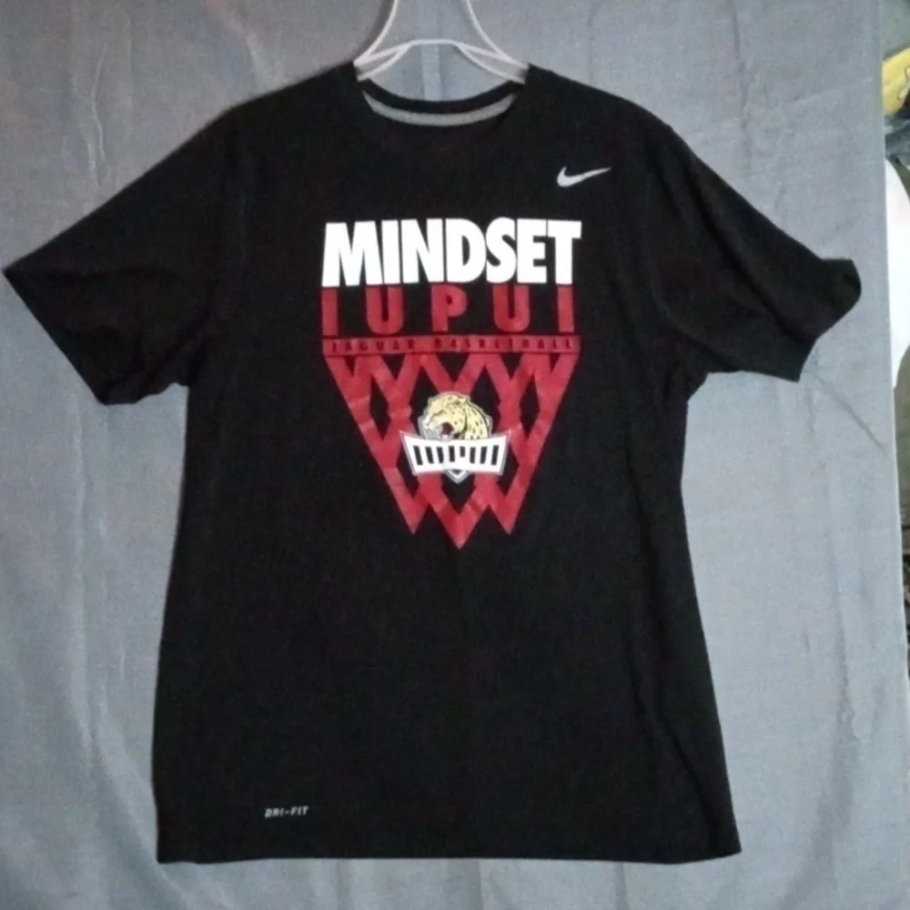 Nike Dri Fit tshirts Size L Black IUPUI Basketball Pre-owned - Picture 1 of 8